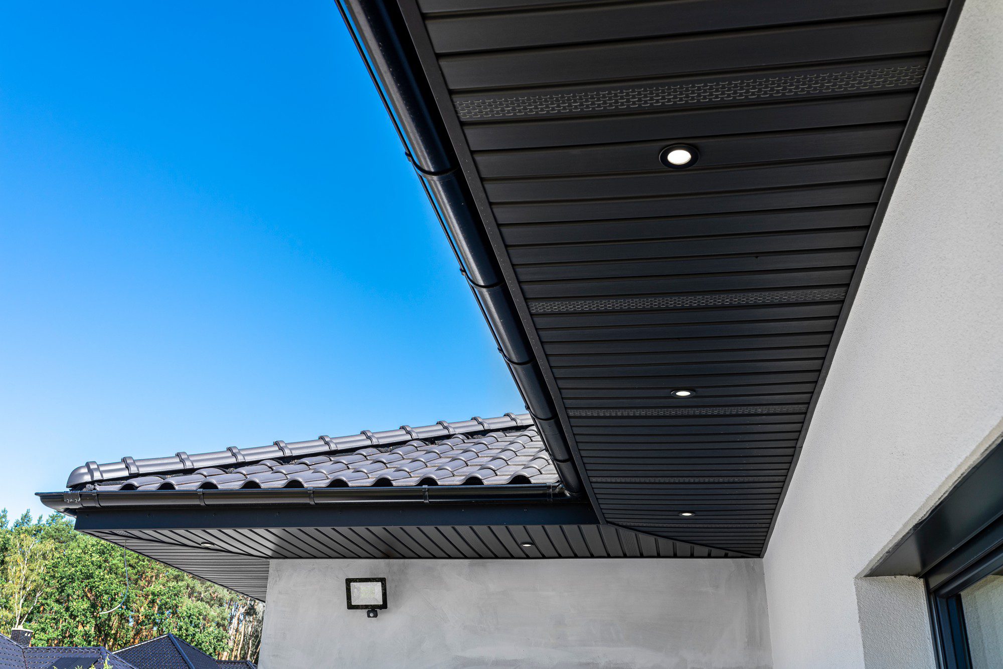 A Modern Graphite Herringbone Roof Lining Is Attac 2022 09 23 22 21 05 Utc