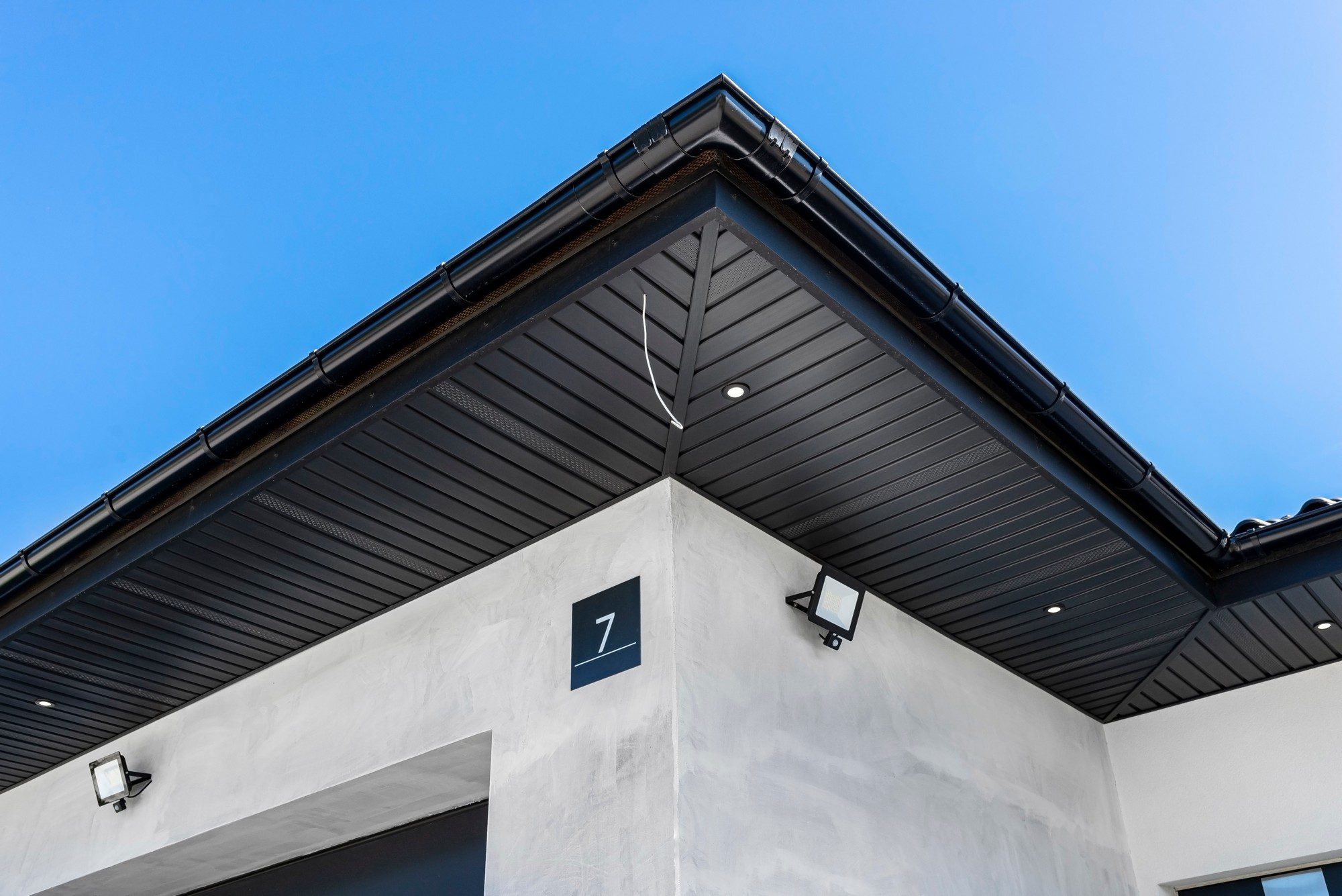 A Modern Graphite Herringbone Roof Lining Is Attac 2022 09 23 22 21 12 Utc