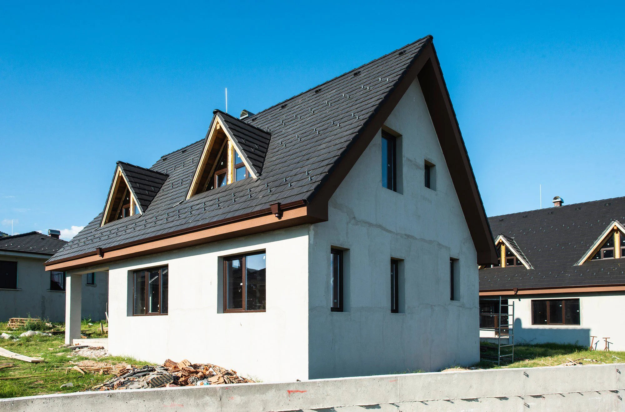 New build houses with professional roofing