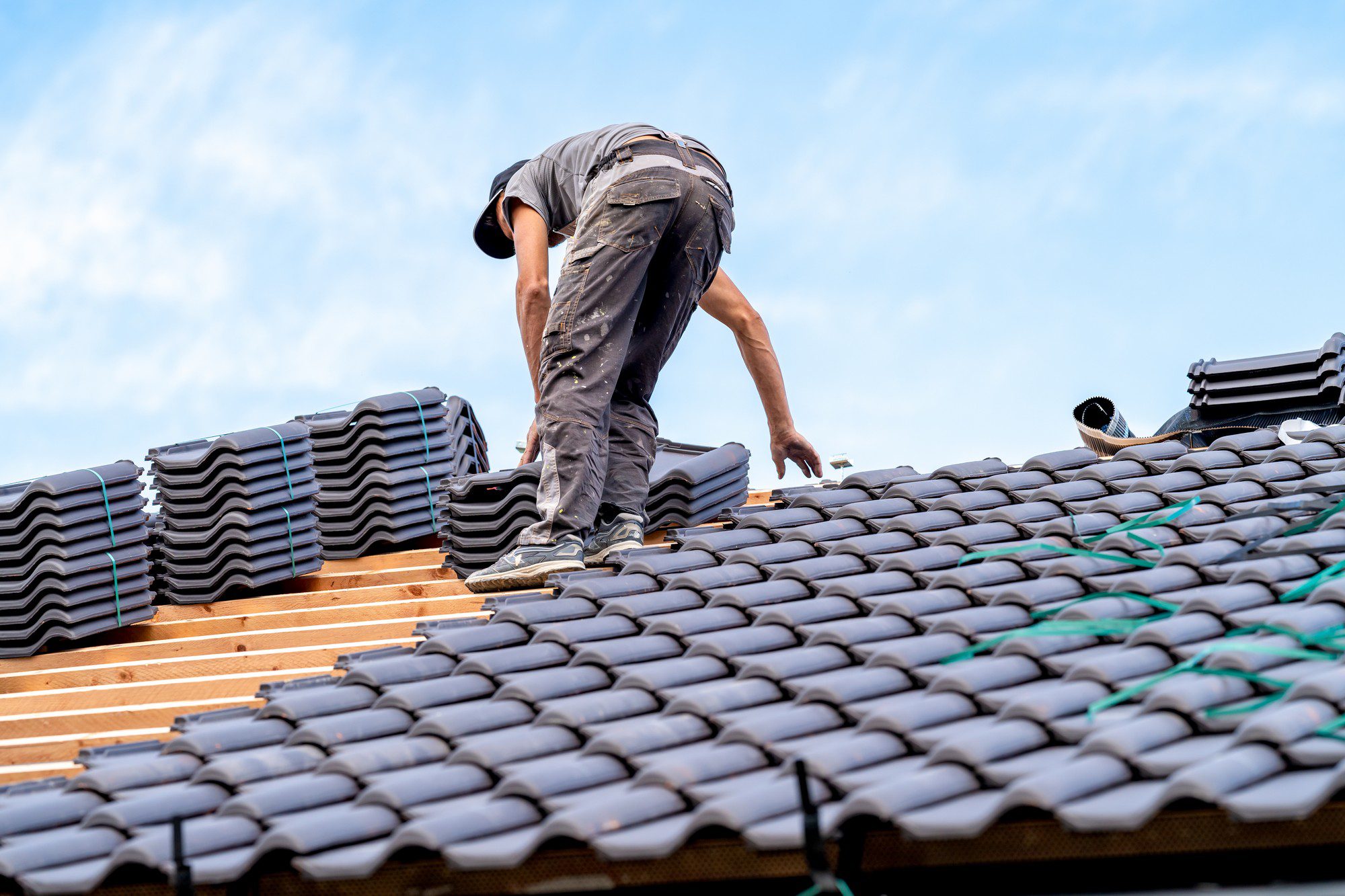 New Bungalow Roof Craftsman Installs Ceramic Tile 2023 09 14 16 01 26 Utc